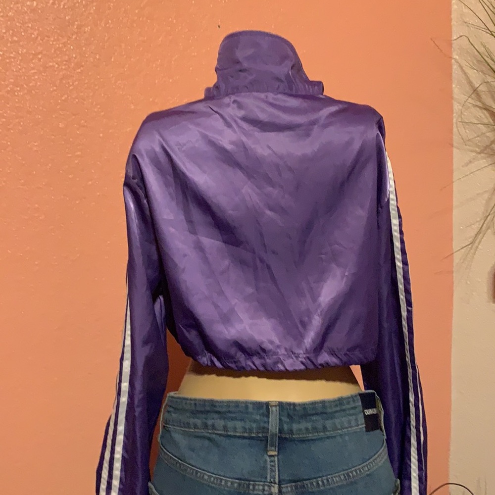 In Excellent Condition Cropped Top - Picture 6 of 7